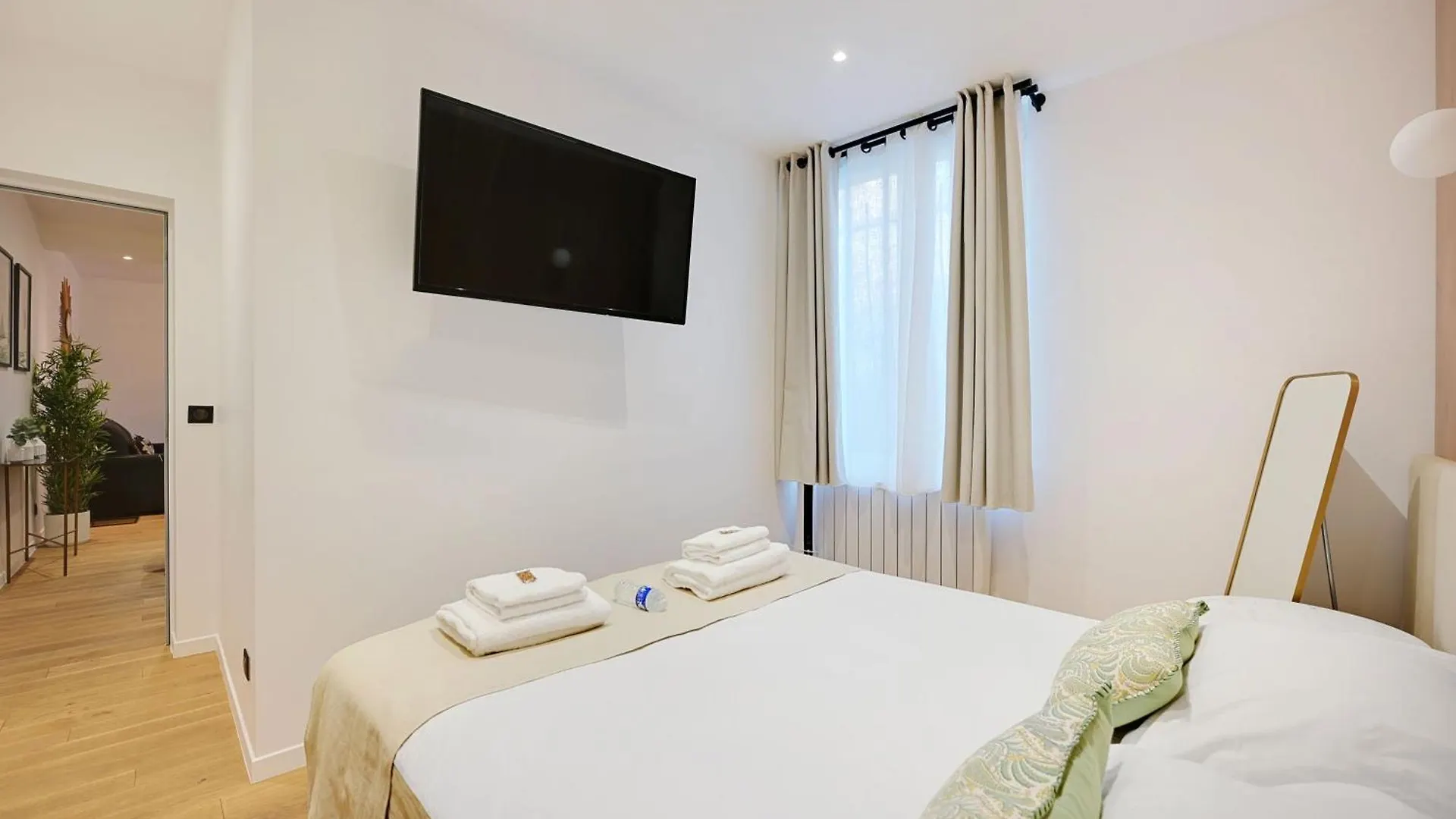 Charming Apartment With Terrasse - 1Bdr- 6P - Sacre-Coeur Paris