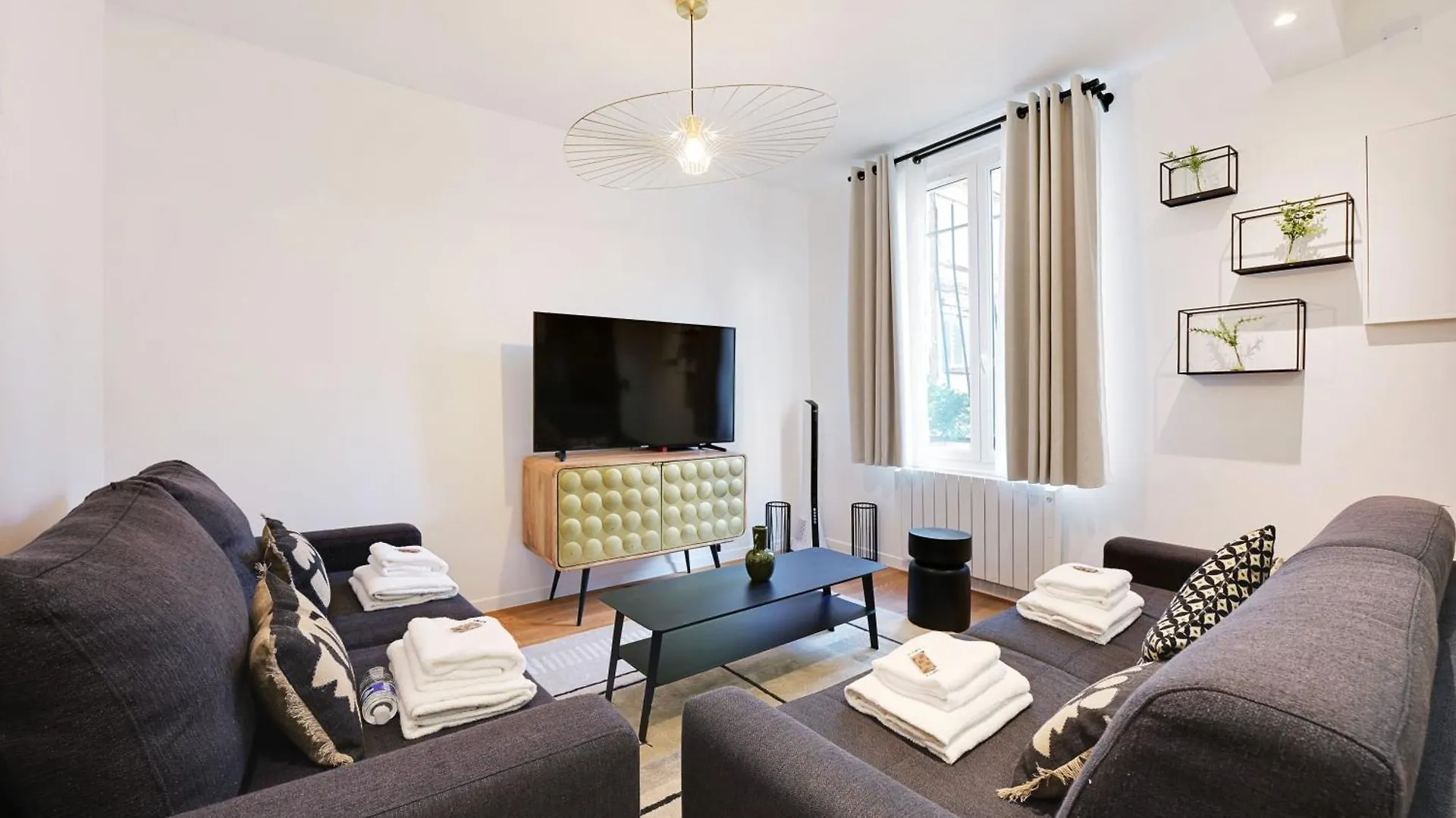 Charming Apartment With Terrasse - 1Bdr- 6P - Sacre-Coeur Paris